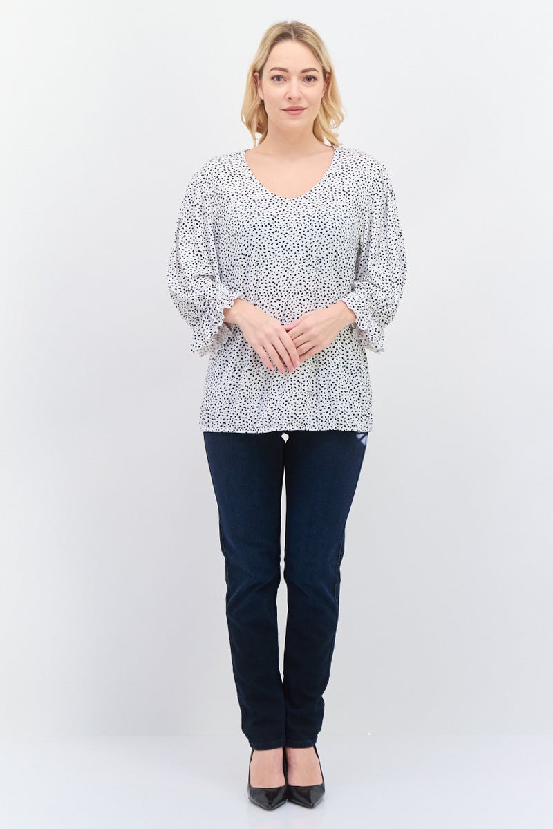 Fire & Glory Women V-Neck 3/4 Sleeve All Over Print Blouse, White - Image 2